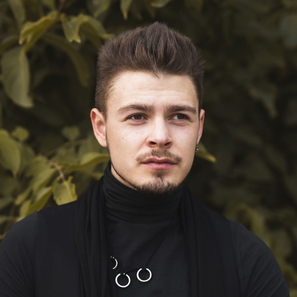 Александр Иванов